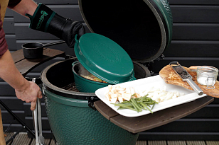 Жаровня чугунная овальная Big Green Egg, 5.2 л для сада