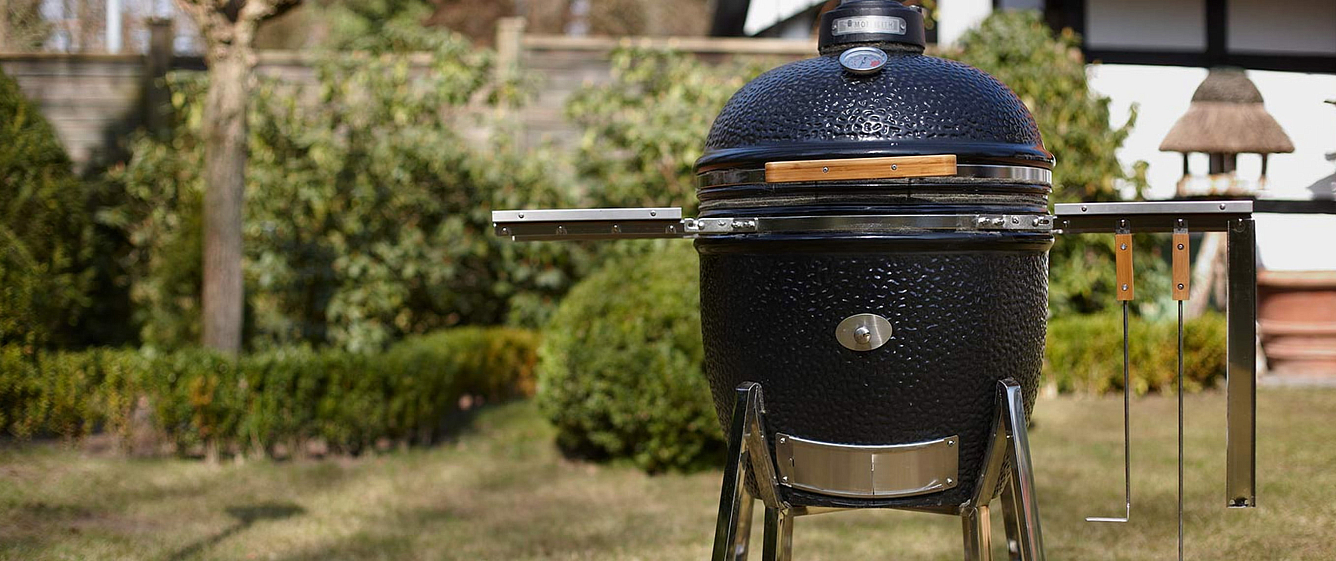 Керамический гриль Monolith Classic PRO 2.0 Black на ножках