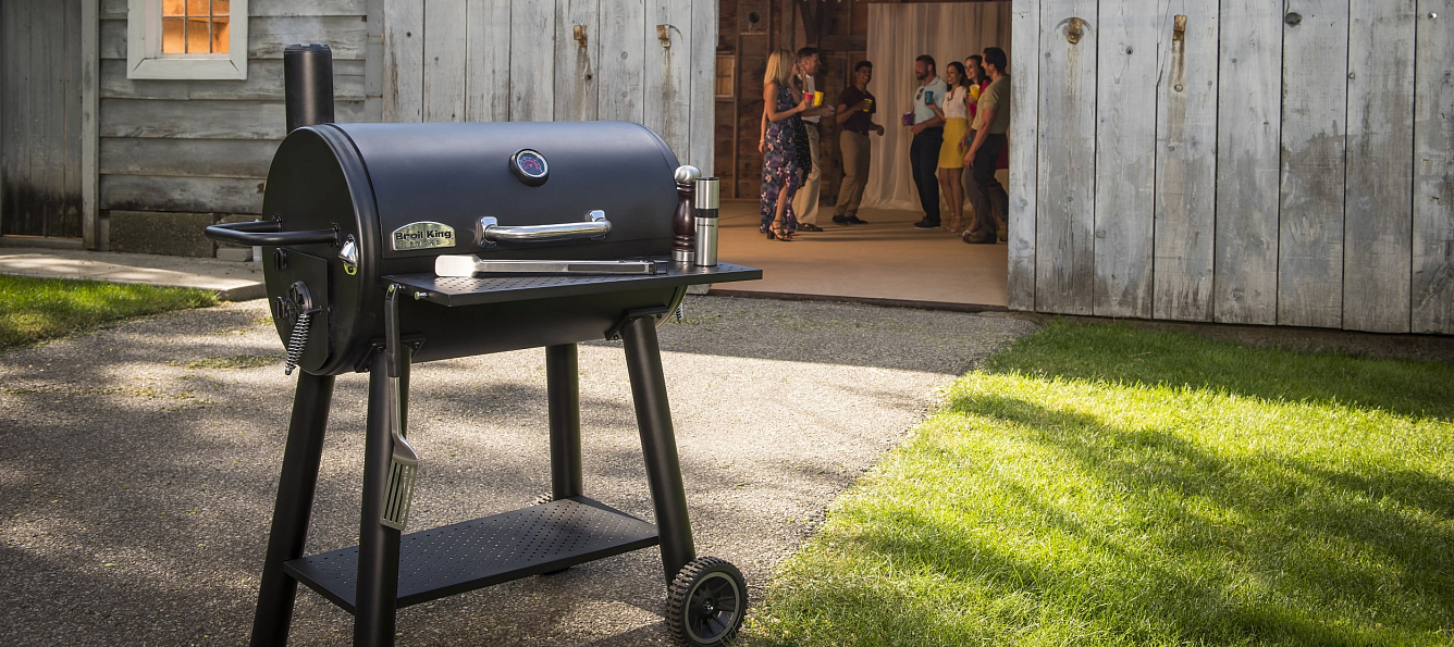 Угольный гриль-коптильня Broil King Regal Grill 400