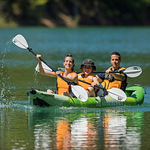 Каяк надувной трехместный с веслами Aqua Marina Betta-475 15'7" S22 для серфинга Каяк надувной трехместный с веслами Aqua Marina Betta-475 15'7" S22