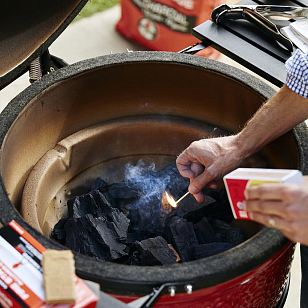 Керамический гриль Kamado Classic Joe Red