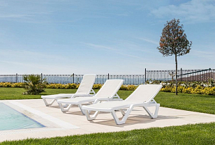 Шезлонг Joygarden Mare бежевый для дачи Шезлонг Joygarden Mare бежевый, садовая мебель