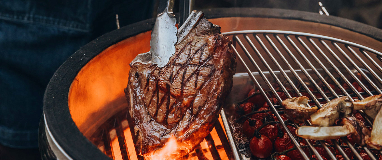 Керамический гриль Monolith Classic PRO 2.0 Red