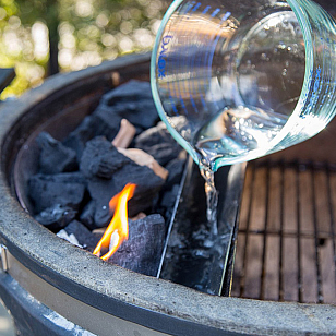 Корзина для копчения Slow ‘N Sear Deluxe для грилей 57 см для приготовления пищи Корзина для копчения Slow ‘N Sear Deluxe для грилей 57 см для сада