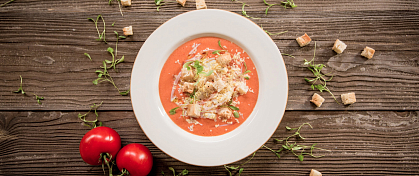 Рецепт испанского гаспачо из запеченных томатов с тостами