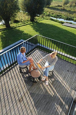 Набор из двух табуретов и столика Brafritid Tumba бежевый, садовая мебель