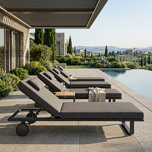 Шезлонг КОСТА С на колесах, каркас карбон, матрас антрацит (с подушкой), садовая мебель