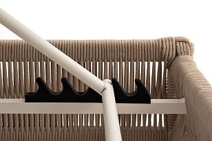 Шезлонг из роупа 4SIS Ривьера Цвет: белый муар, бежевый, садовая мебель