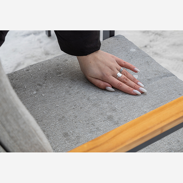 Обеденное кресло Lite Oscar с подлокотниками из тика 