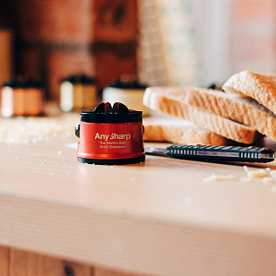 Точилка для ножей AnySharp Pro Цвет: красный в комплекте со сменными лезвиями для сада