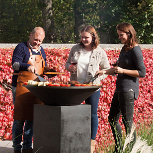 Дровяной гриль-очаг OFYR Classic 100-100 OCB черный для приготовления пищи Дровяной гриль-очаг OFYR Classic 100-100 OCB черный для сада