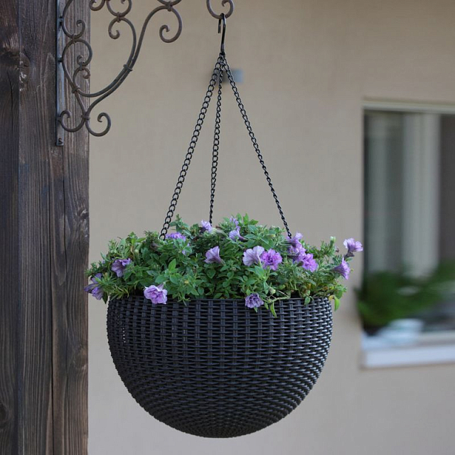 Кашпо Keter под ротанг подвесное Hanging Sphere Planter коричневый 