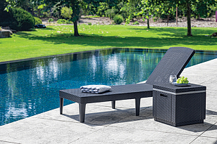 Шезлонг складной с подголовником Keter Jaipur графит для дачи Шезлонг складной с подголовником Keter Jaipur графит, садовая мебель