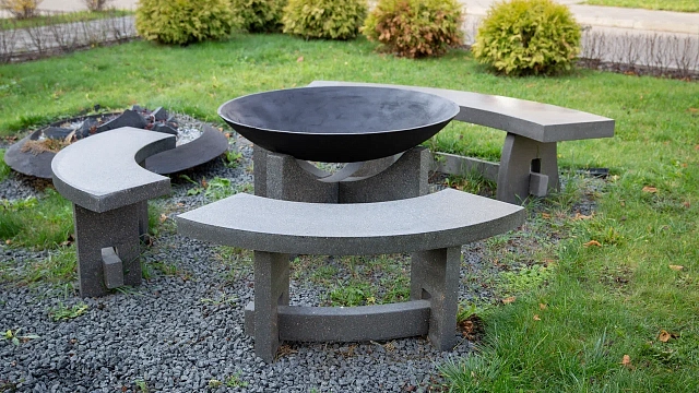 Чаша для костра из чугуна на высоком основании Concretika Iron S100 