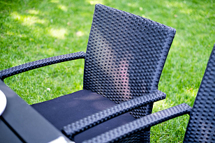 Обеденная группа Joygarden Milano черный на 6 персон с подлокотниками для дачи Обеденная группа Joygarden Milano черный на 6 персон с подлокотниками, садовая мебель