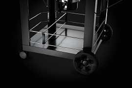 Нижняя полка с разделителями для хранения аксессуаров