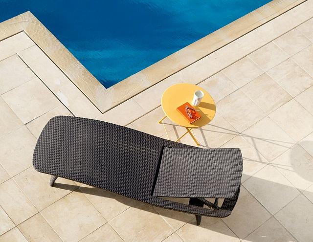 Шезлонг для дачи Keter Pacific коричневый 