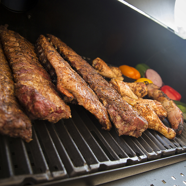 угольный гриль-коптильня broil king regal offset 400