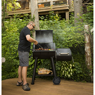 Угольный гриль-коптильня Broil King Regal Offset 400