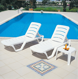 Шезлонг-лежак пластиковый Siesta Contract Bahama Цвет: белый для дачи Шезлонг-лежак пластиковый Siesta Contract Bahama Цвет: белый, садовая мебель