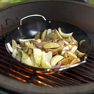 Вок круглый перфорированный Big Green Egg для сада